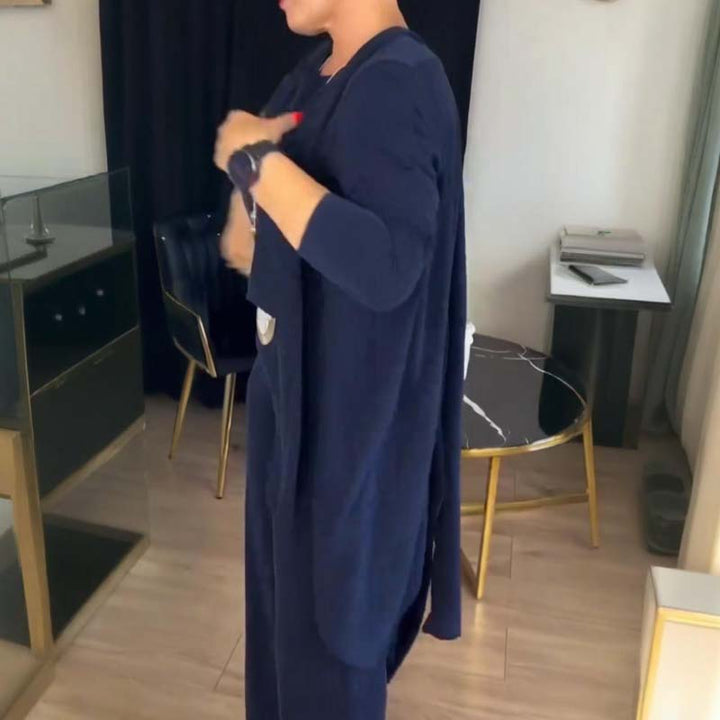 Elegant 3-piece set including a long cardigan